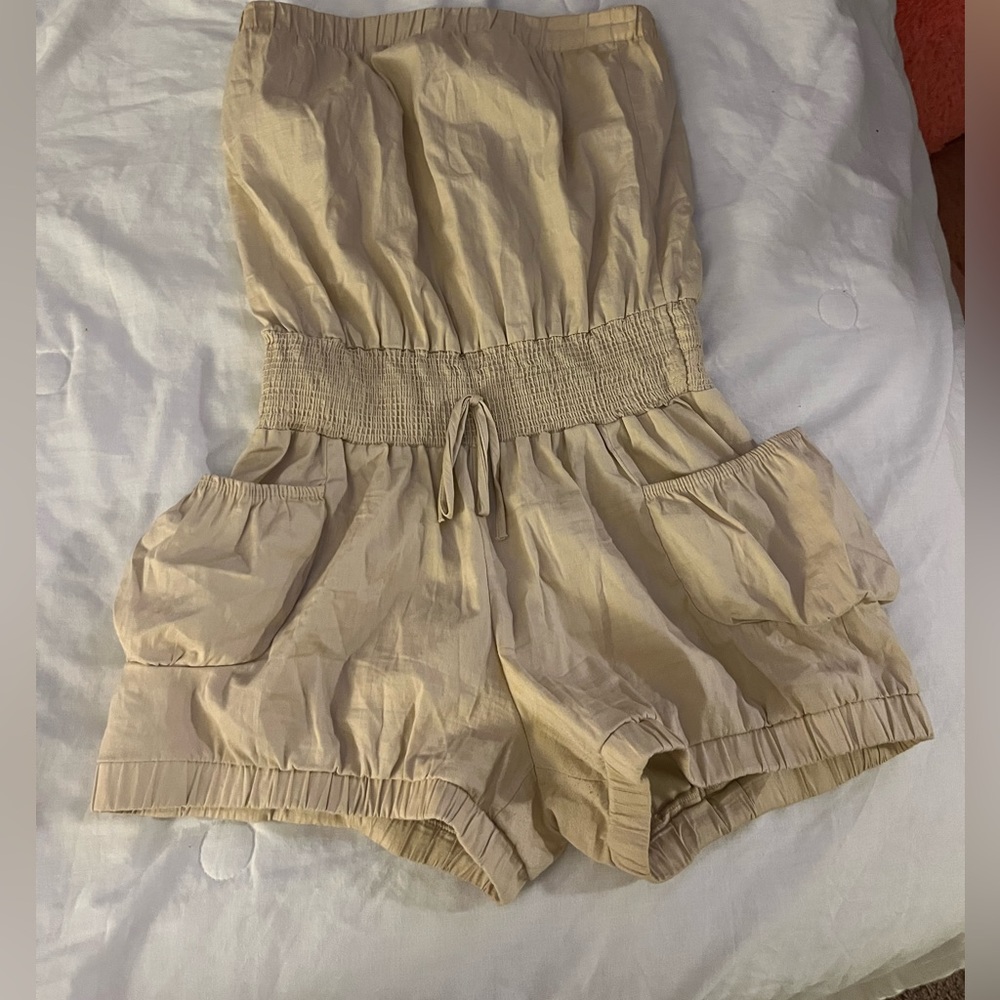 A cute romper for going out! Comfortable & stylish.